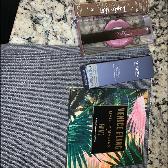 Makeup - Picture 2 of 2